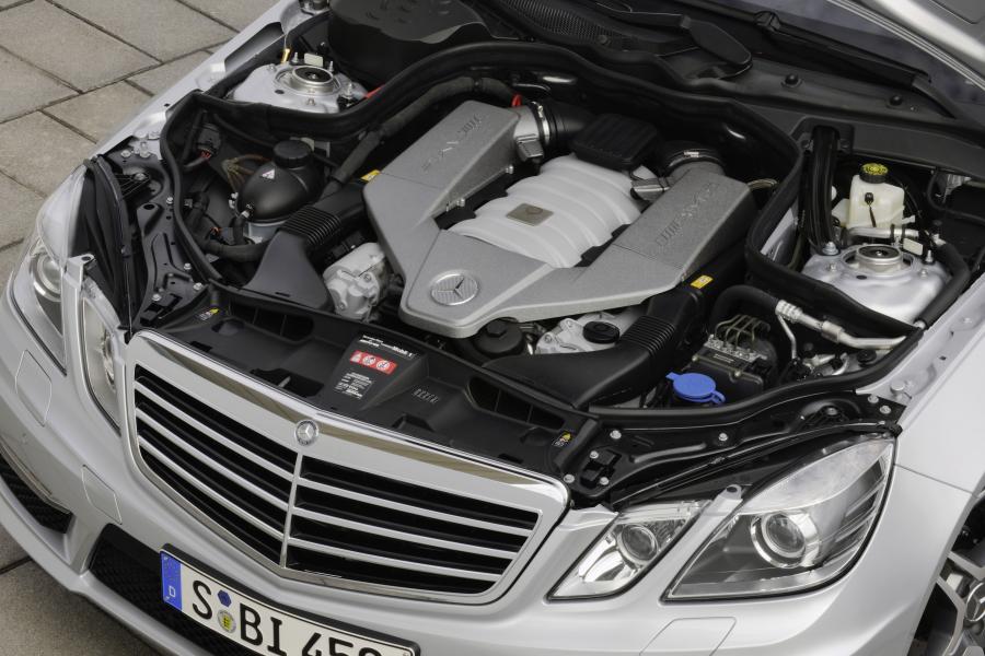  Mercedes-Benz E63 AMG 2009 года  (фото 9 из 26)